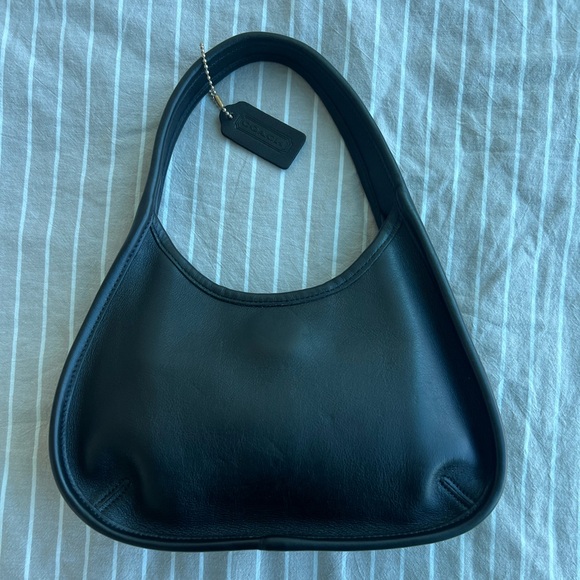 Vintage Coach Mini Ergo Bag 9027 in Black Leather - Picture 8 of 10